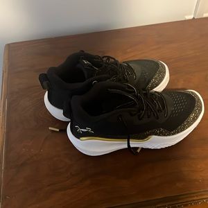 Underarmour basketball shoes